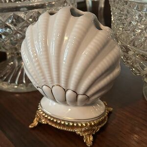 STYLEBUILT WHITE PORCELAIN SHELL TOOTHBRUSH HOLDER 24k gold PLATED